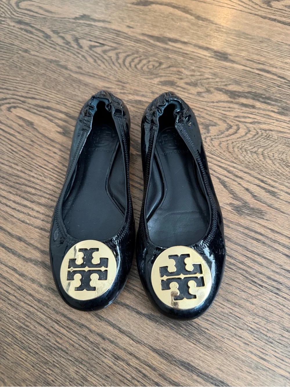 Tory Burch Black Patent Leather Reva Ballet Flats with Gold Logo size 6